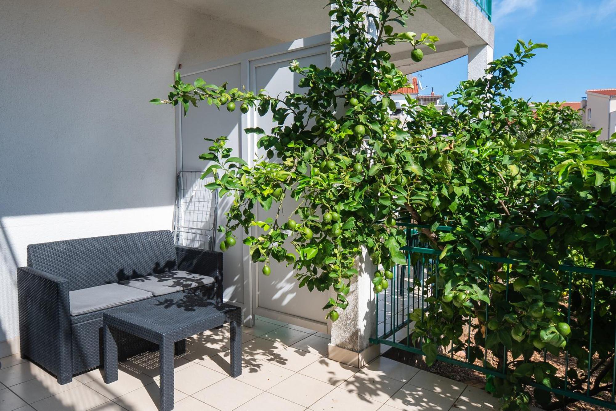 Apartments Polly Примоштен Экстерьер фото