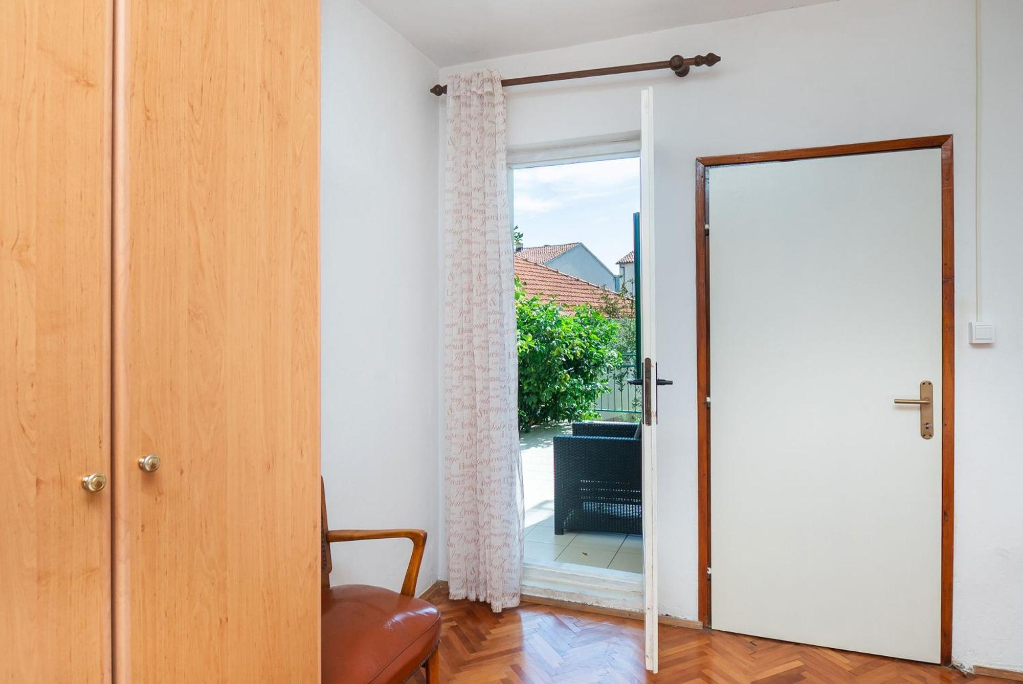 Apartments Polly Примоштен Экстерьер фото