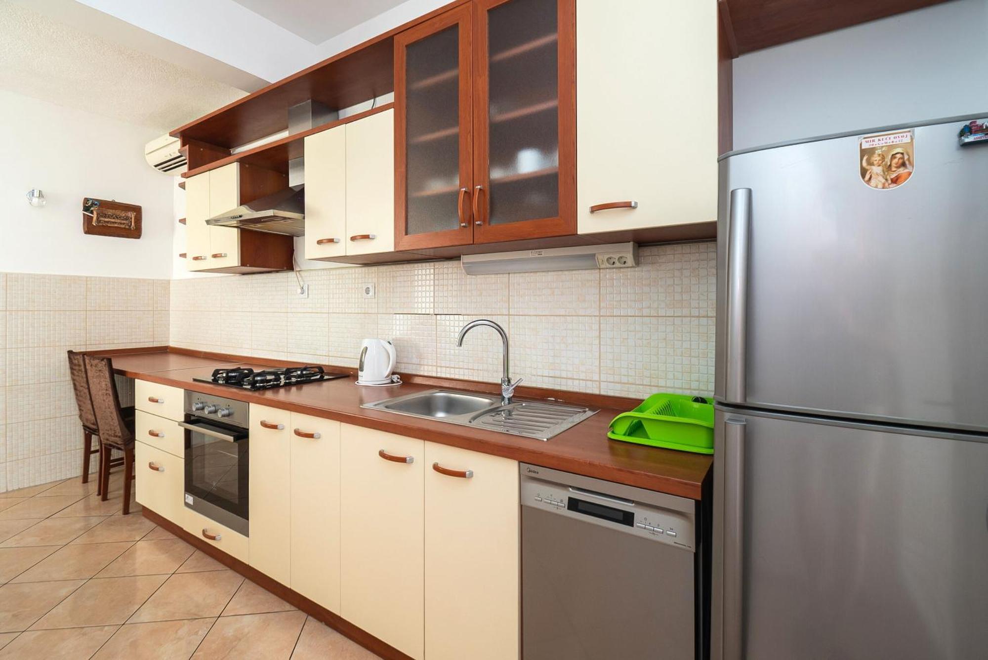 Apartments Polly Примоштен Экстерьер фото