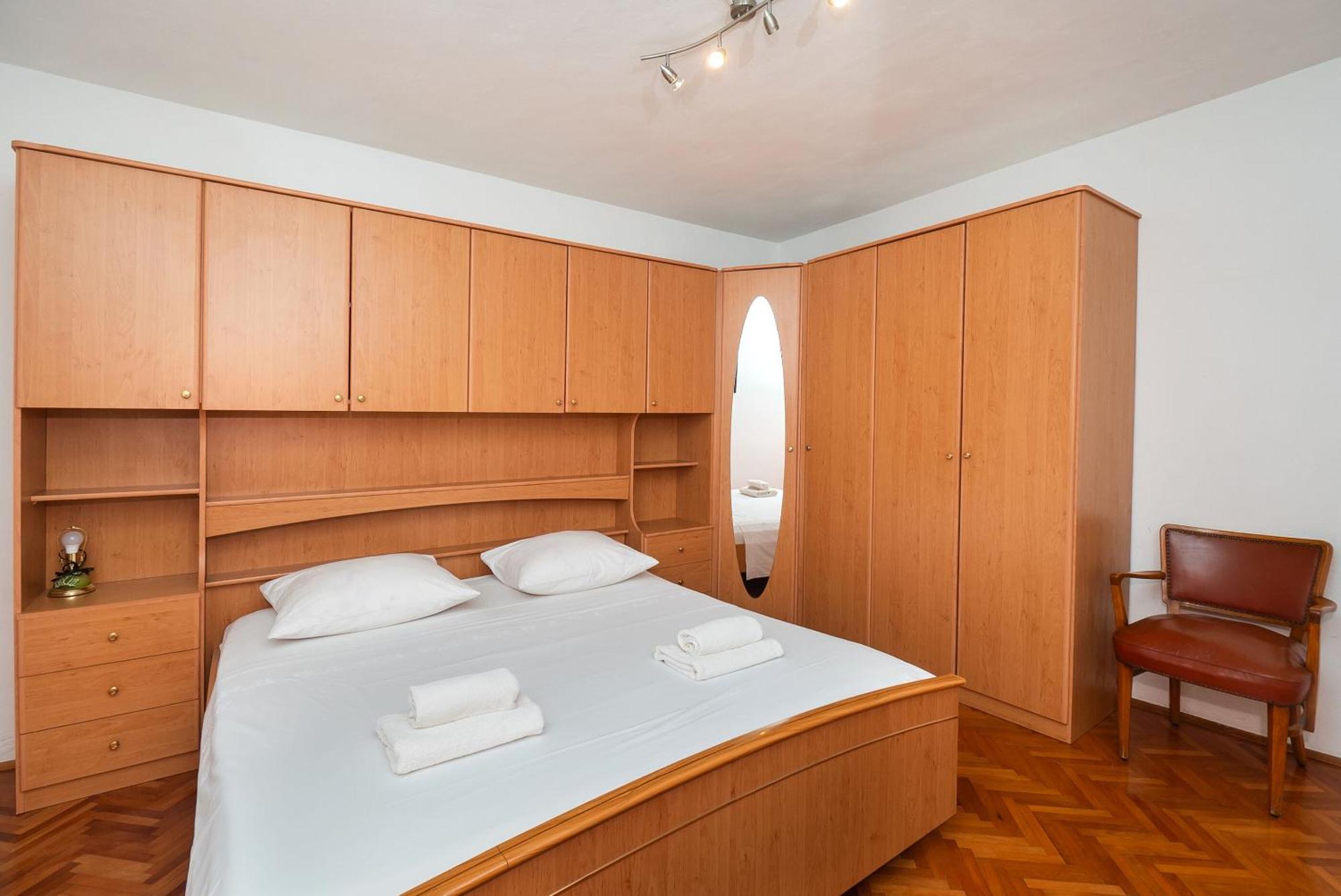 Apartments Polly Примоштен Экстерьер фото
