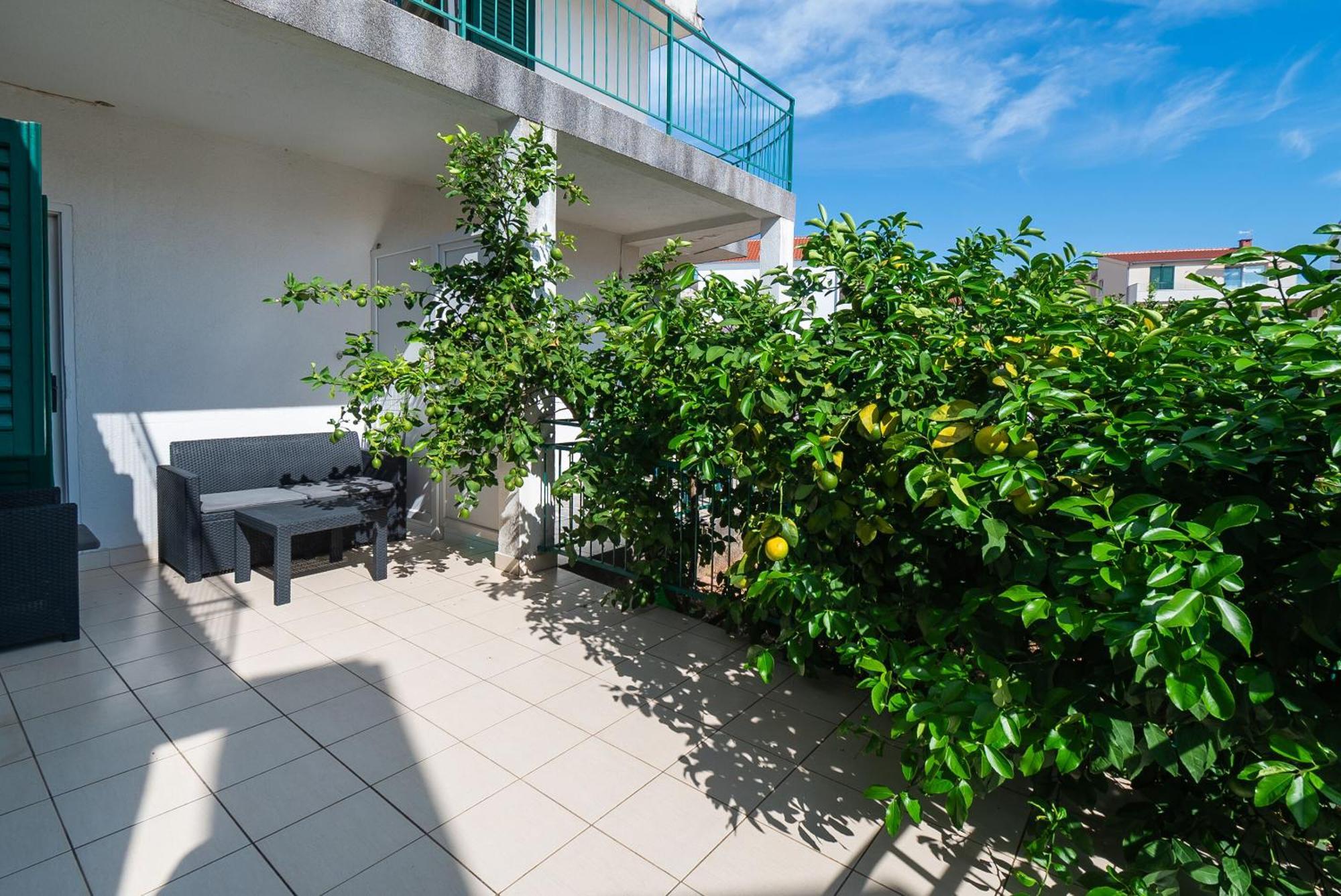 Apartments Polly Примоштен Экстерьер фото