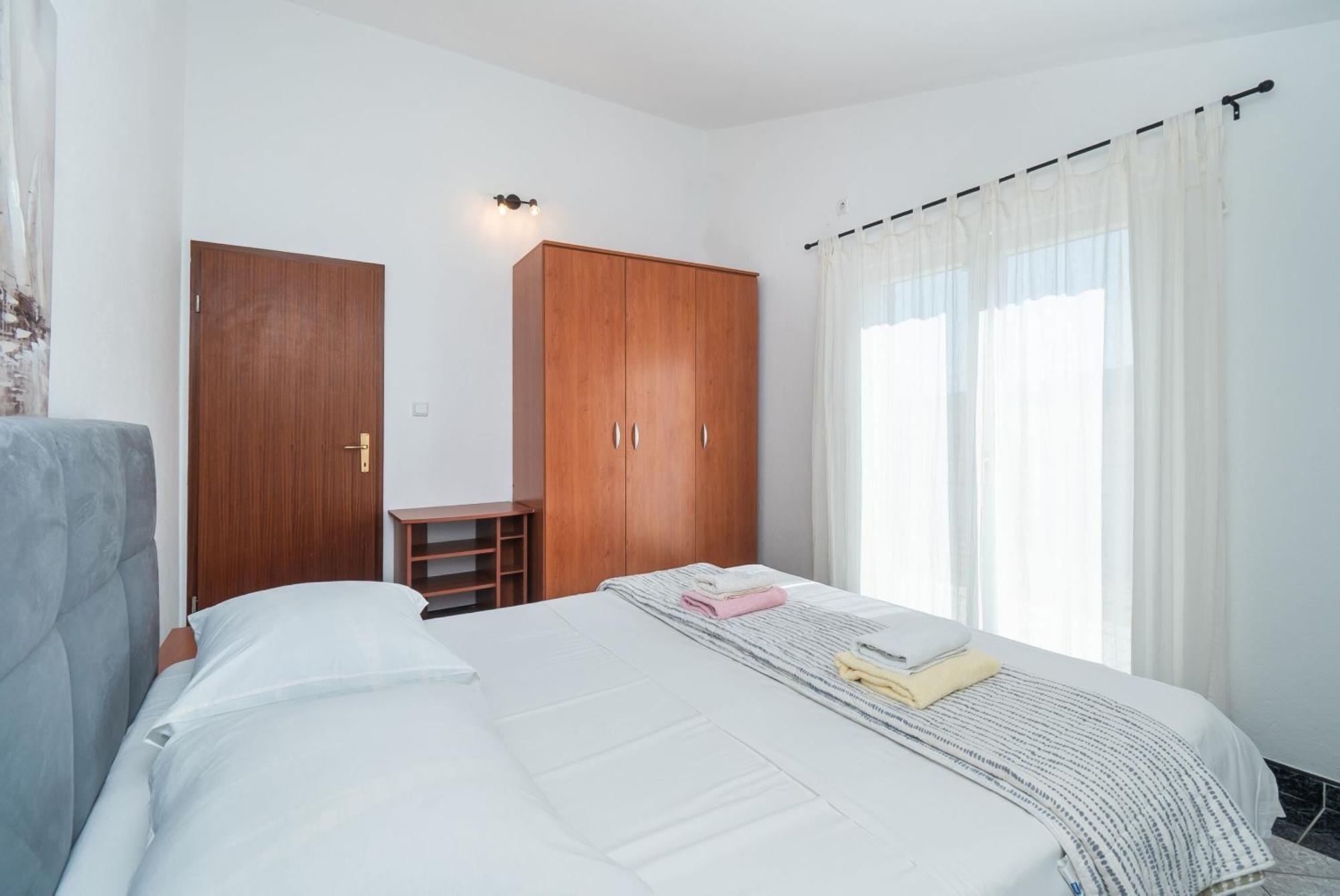 Apartments Polly Примоштен Экстерьер фото