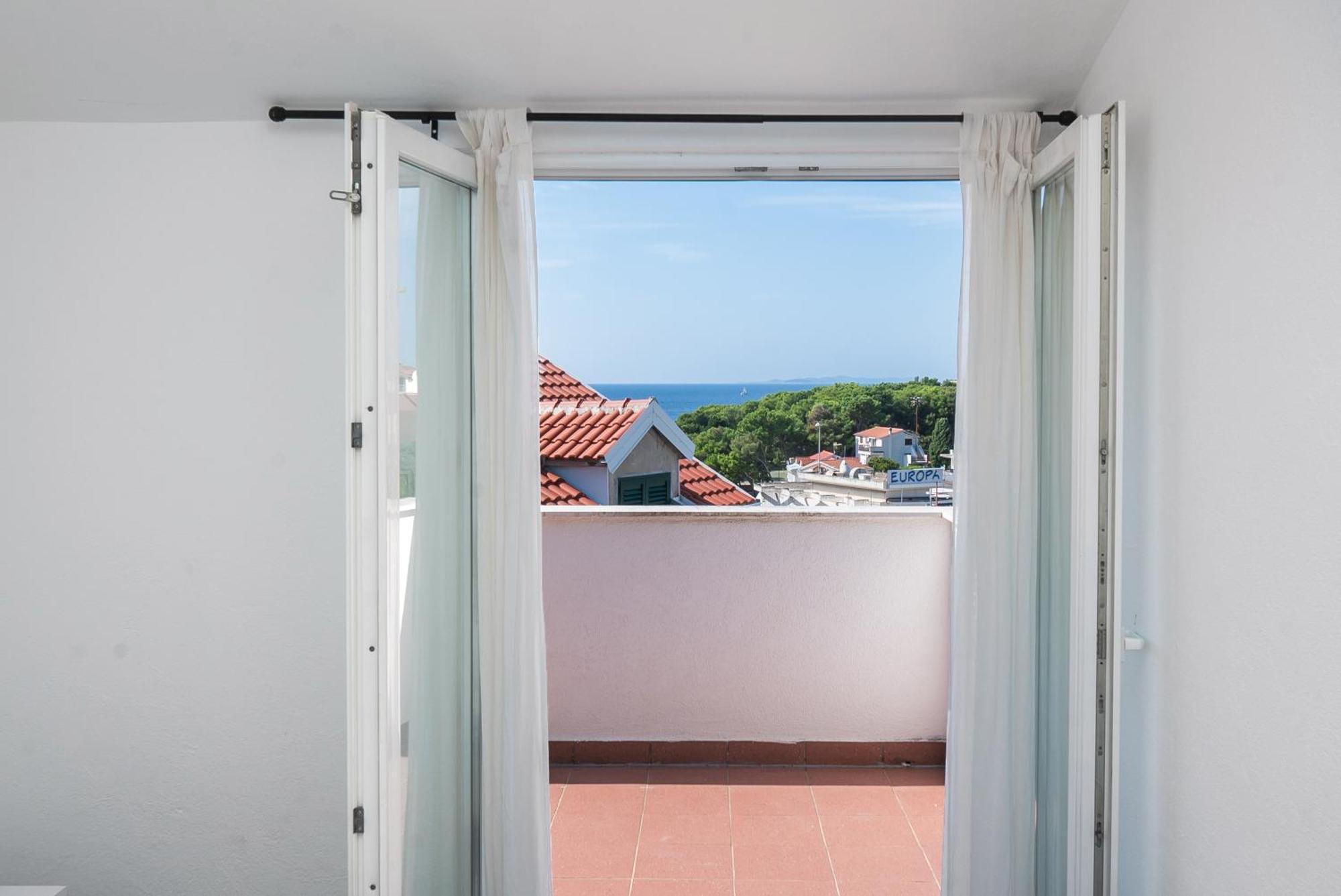 Apartments Polly Примоштен Экстерьер фото
