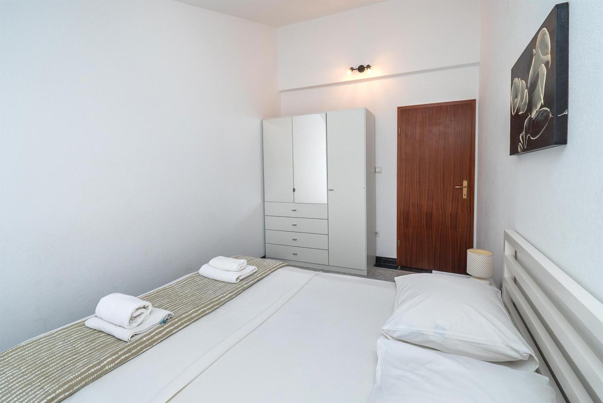 Apartments Polly Примоштен Экстерьер фото