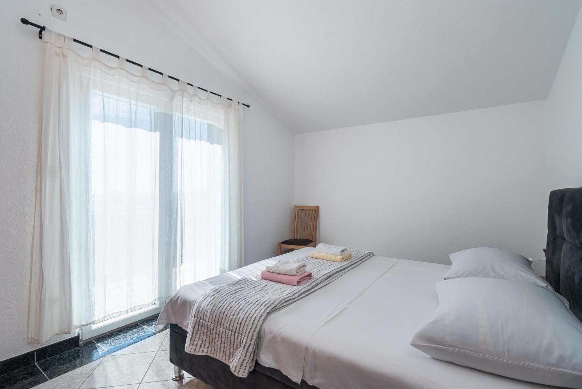 Apartments Polly Примоштен Экстерьер фото