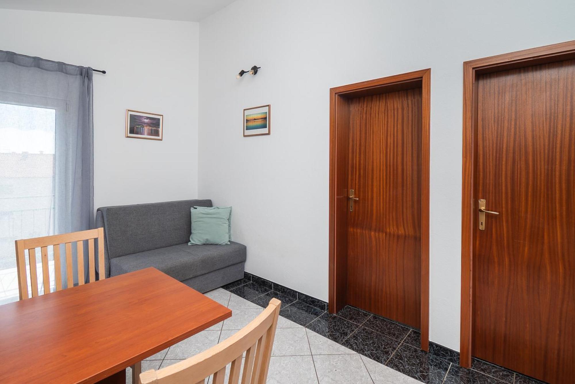 Apartments Polly Примоштен Экстерьер фото