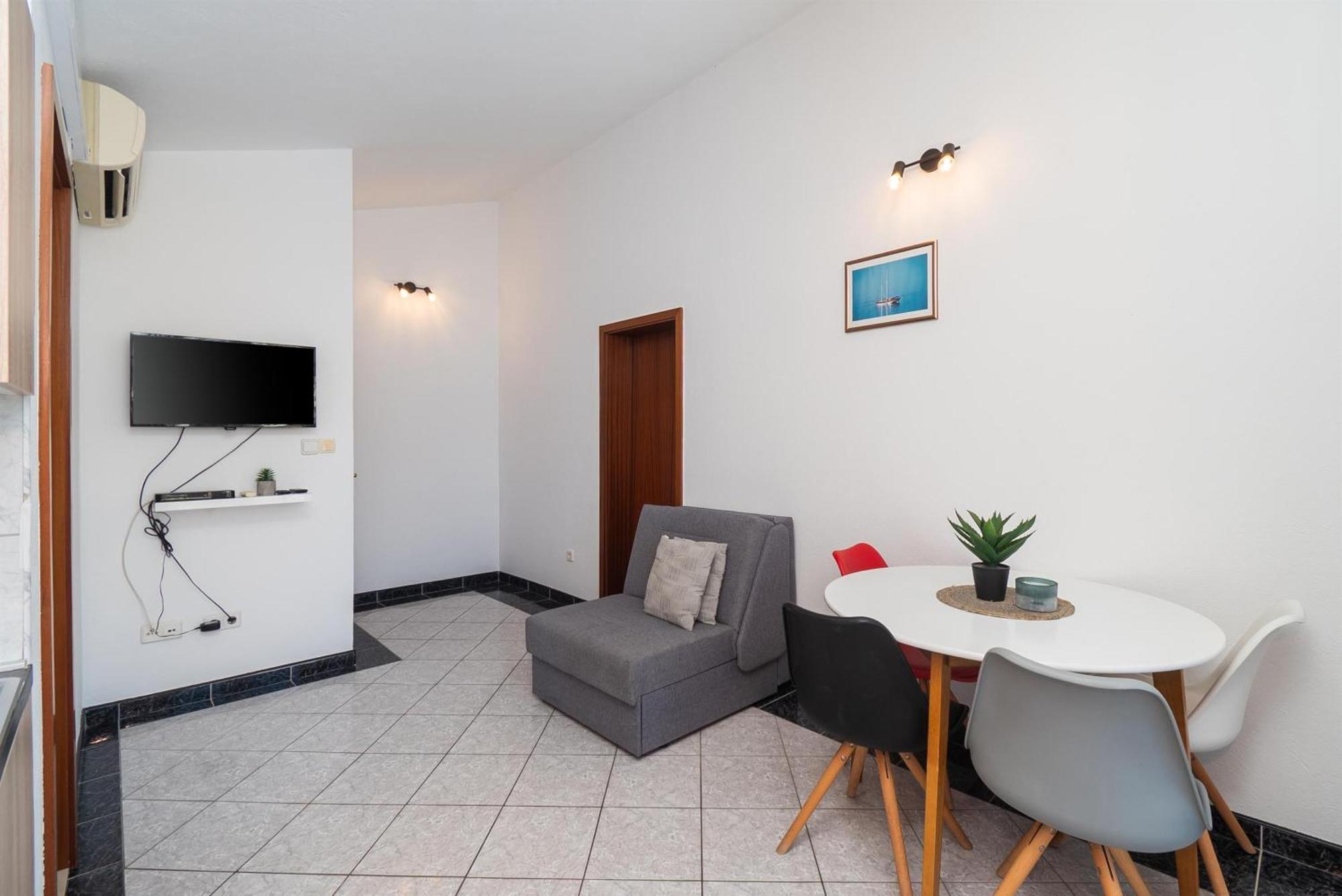 Apartments Polly Примоштен Экстерьер фото