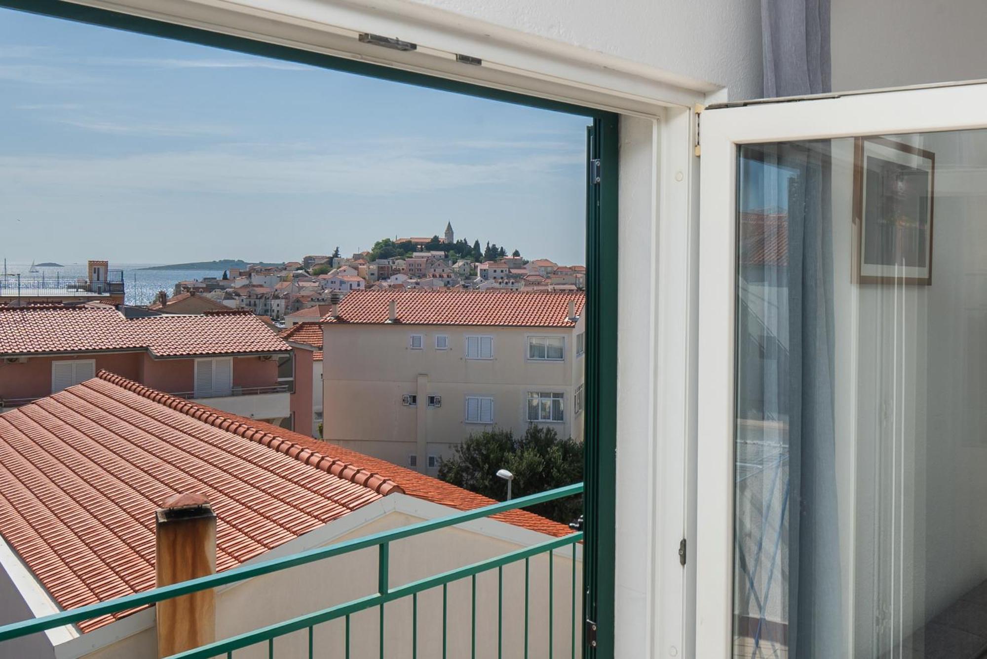Apartments Polly Примоштен Экстерьер фото