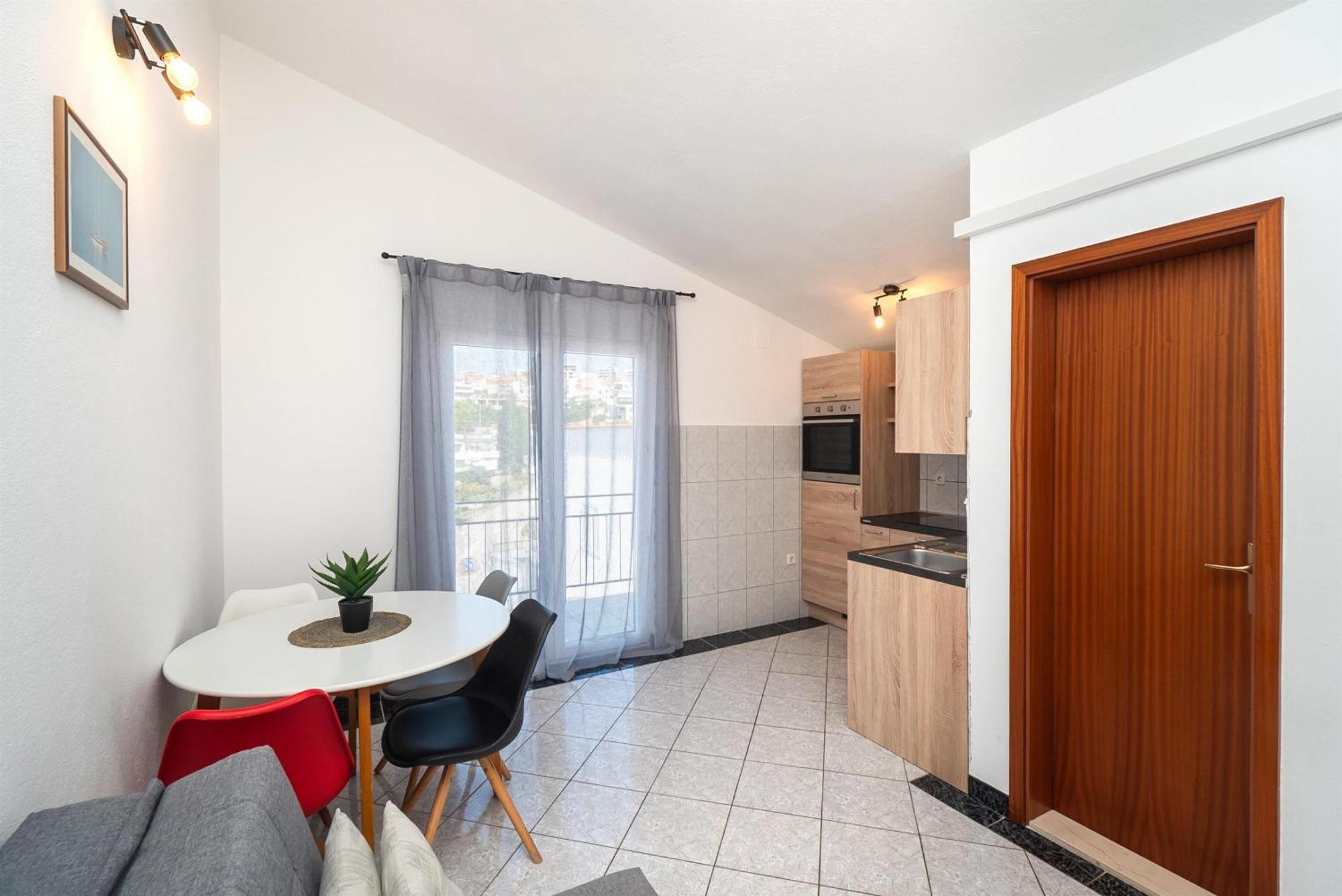 Apartments Polly Примоштен Экстерьер фото