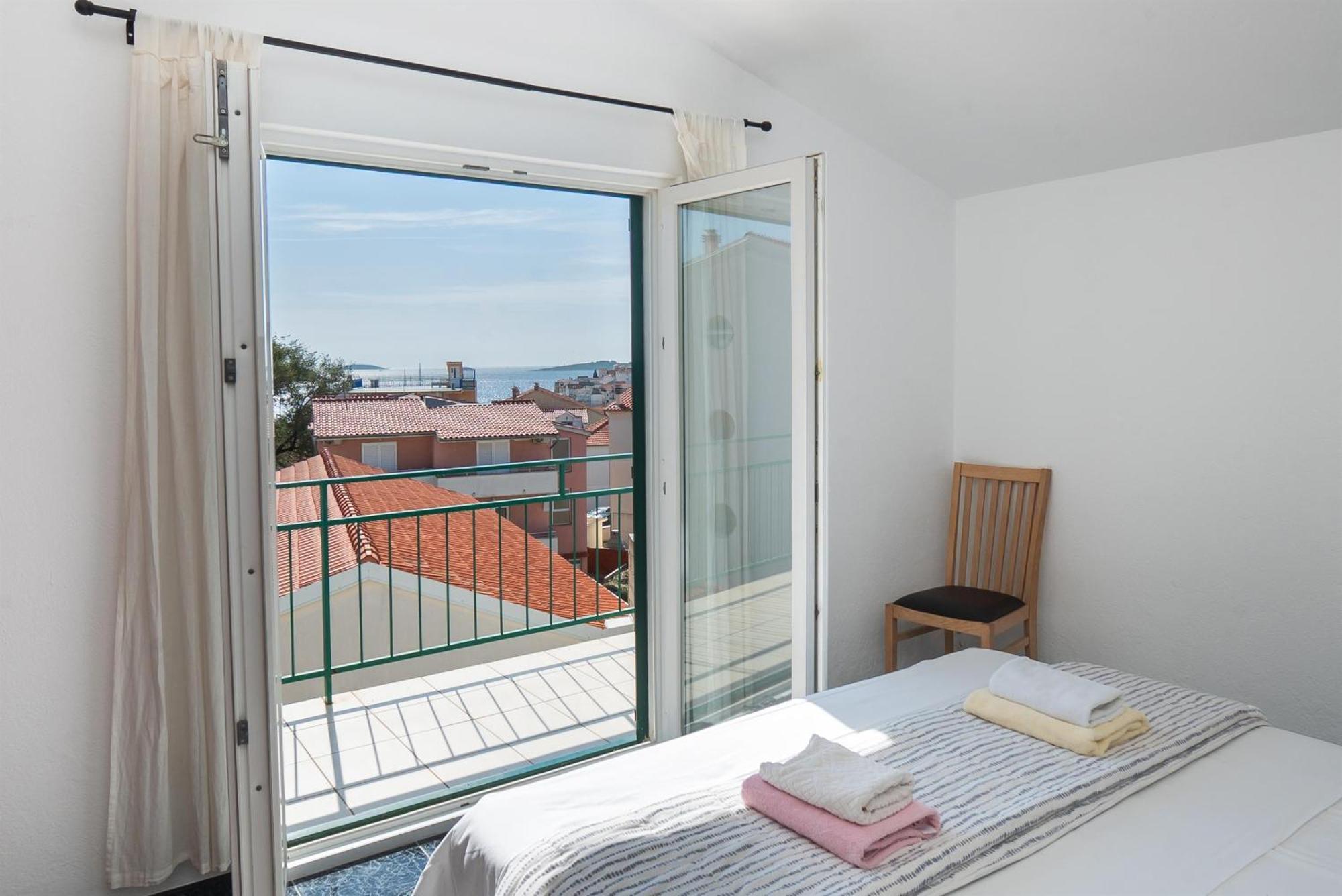 Apartments Polly Примоштен Экстерьер фото