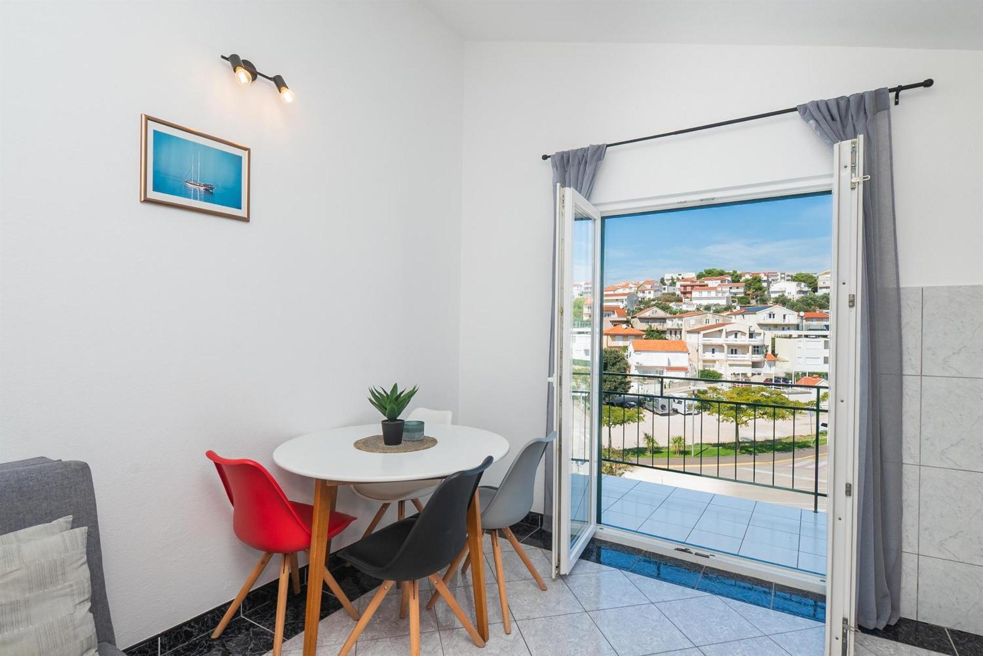 Apartments Polly Примоштен Экстерьер фото