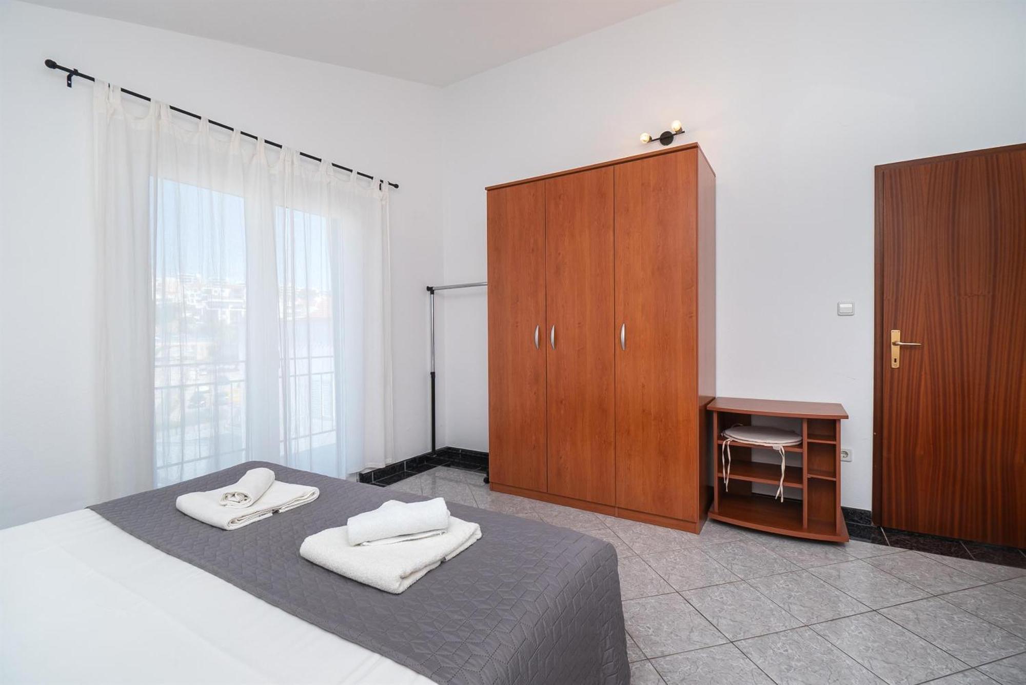 Apartments Polly Примоштен Экстерьер фото
