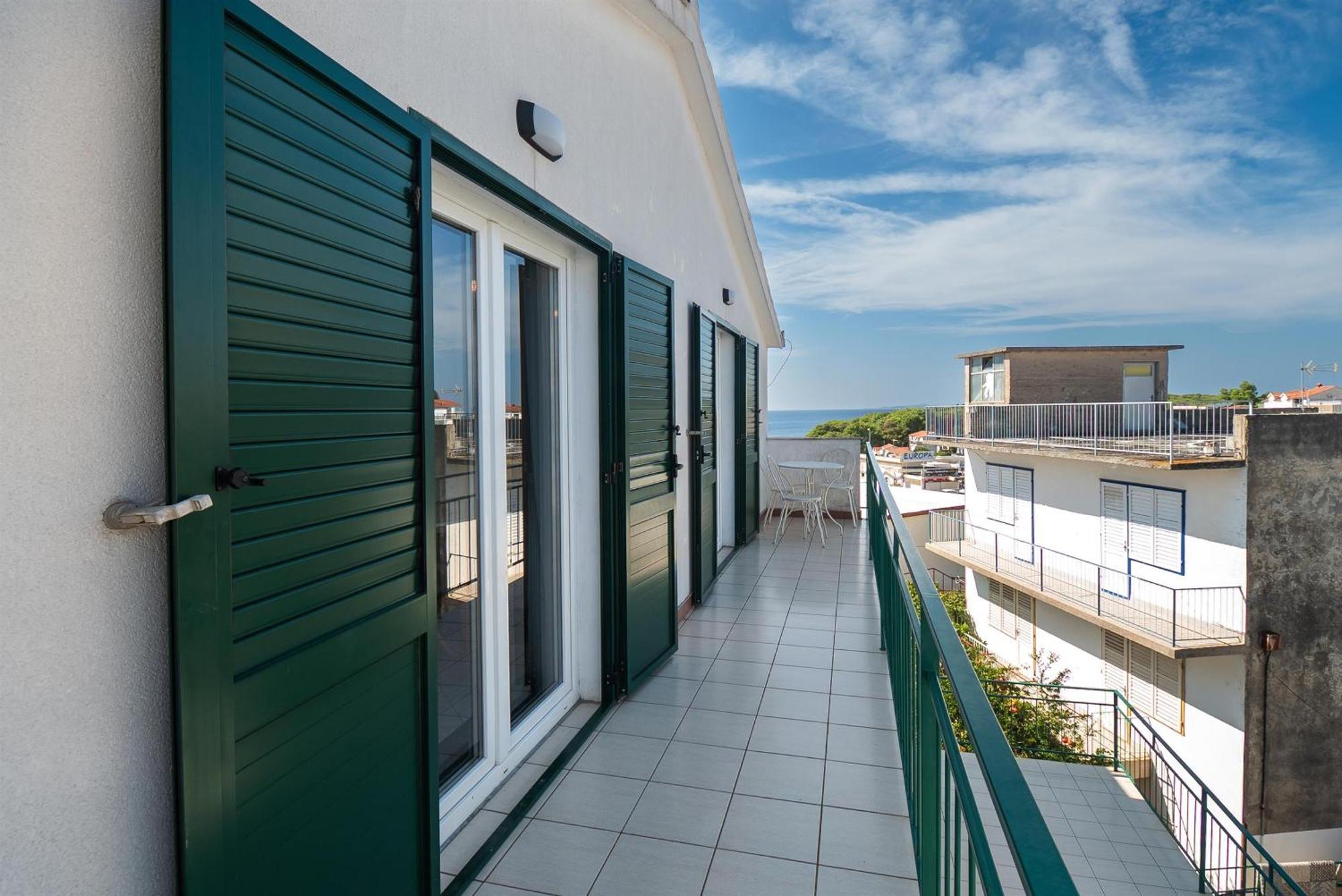 Apartments Polly Примоштен Экстерьер фото