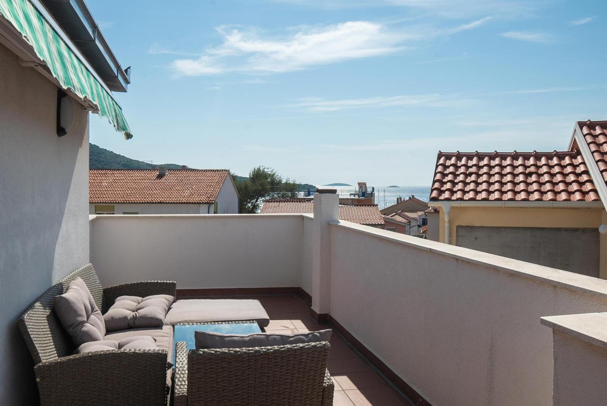 Apartments Polly Примоштен Экстерьер фото