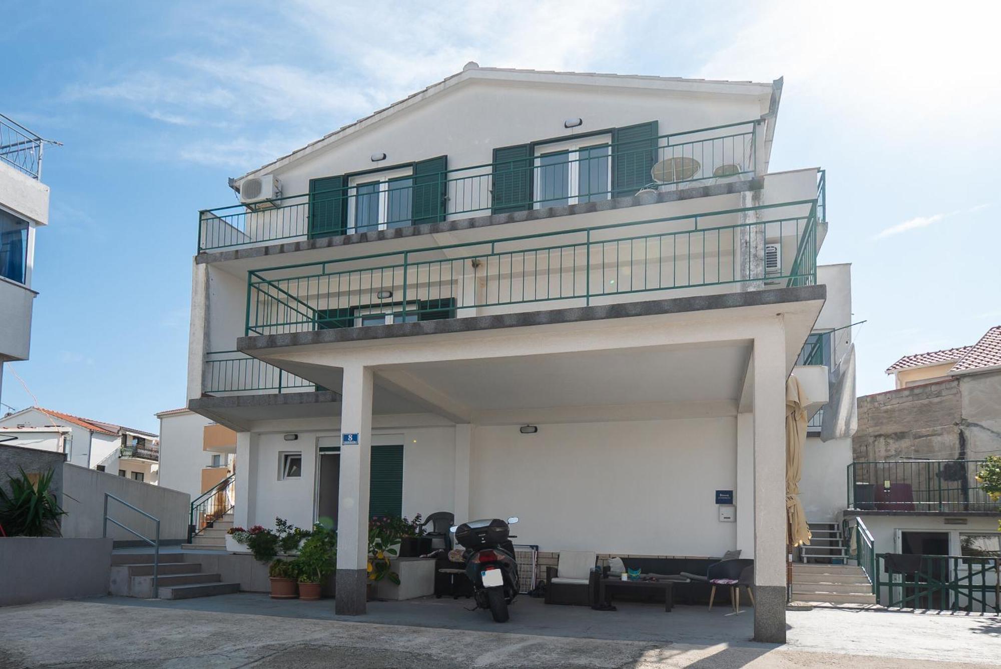 Apartments Polly Примоштен Экстерьер фото