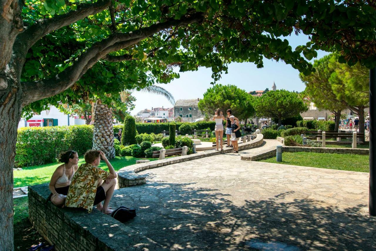 Apartments Polly Примоштен Экстерьер фото